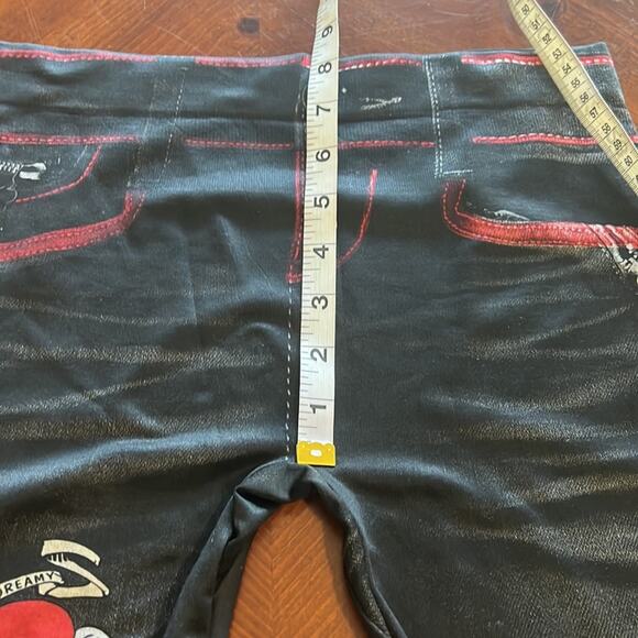 Zora Black & Red Jeans Look Knit Lightweight Leggings One Size NWT - Picture 8 of 9